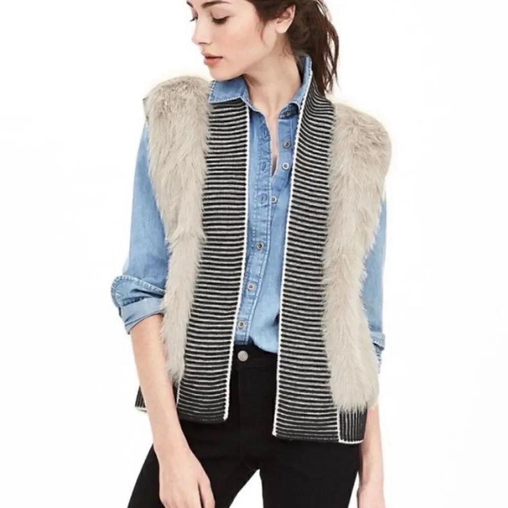 Banana Republic Faux Fur Vest XS Cozycore Penny Lane Layers Baddie Preppy Chic